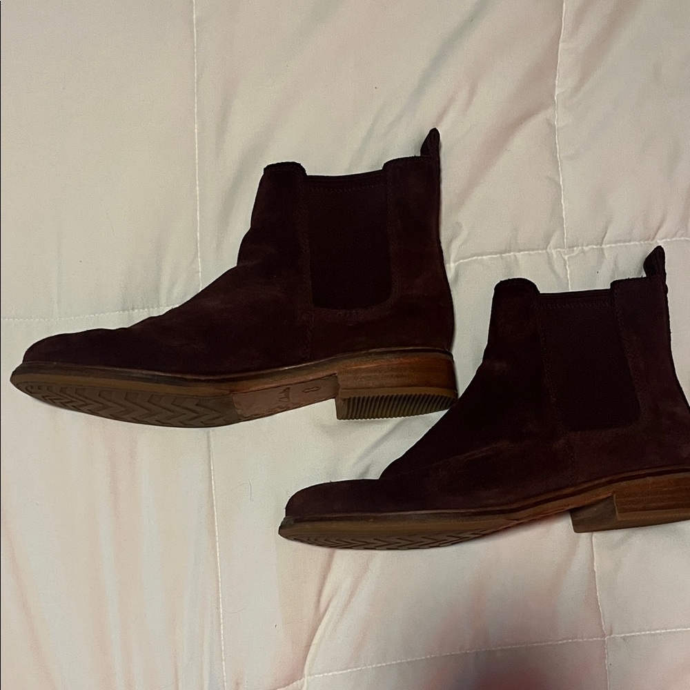 Clarks Clarkdale Arlo Suede Burgundy Boots Size 9.5 - Picture 3 of 8